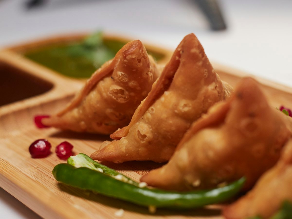 Snack platters of samosa and kachori
