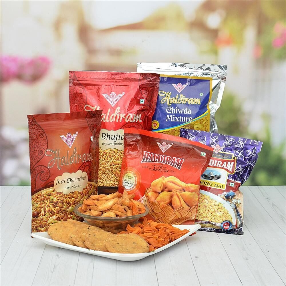 Namkeen prepared in bulk quantity